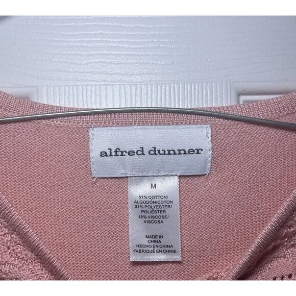 Alfred Dunner Women’s Short Sleeve Crochet Sweater Blouse Pink Size Medium - Picture 2 of 6